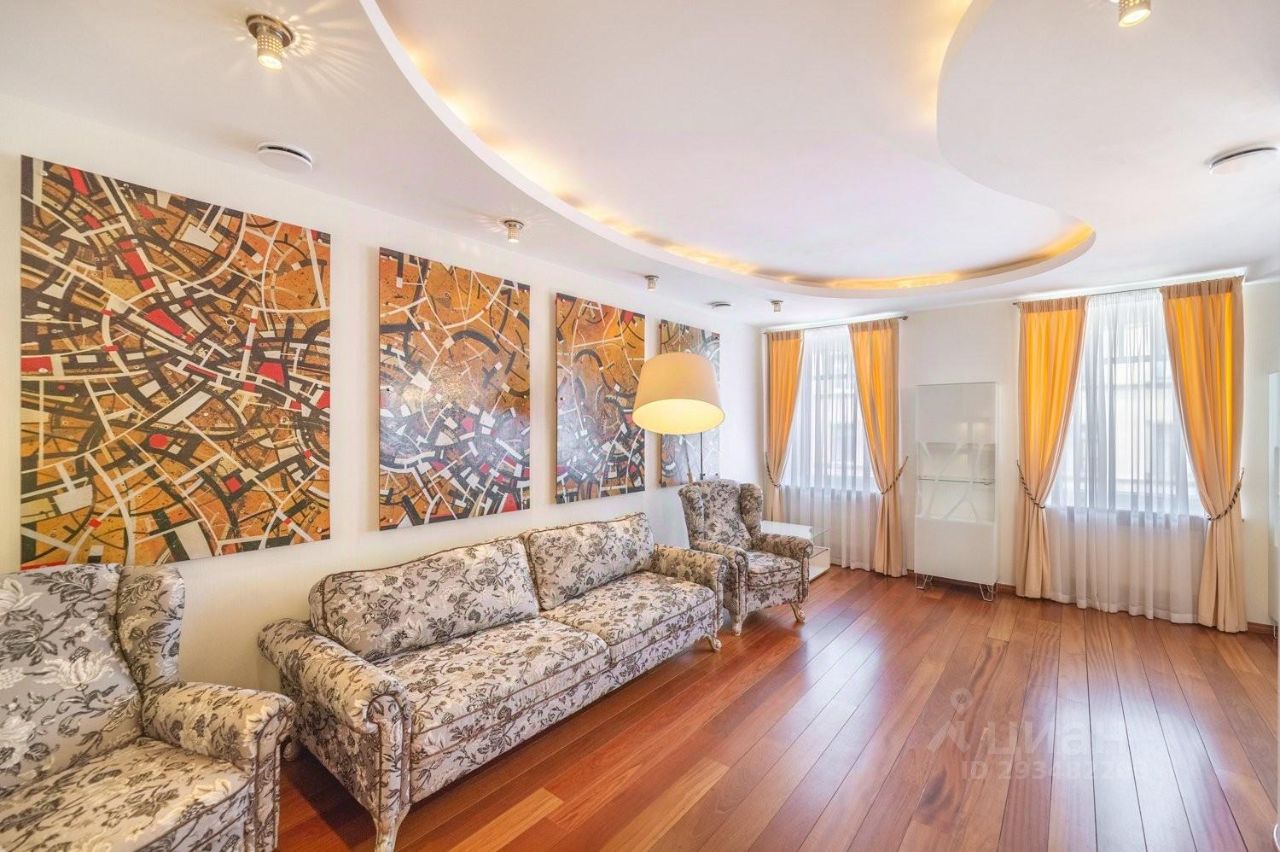 Купить трехкомнатную квартиру 132м² Харьковская ул., 8а, Санкт ...