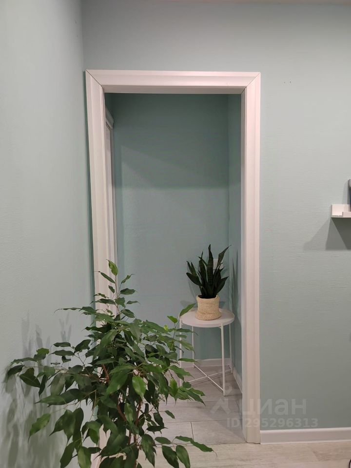 Продажа четырехкомнатной квартиры 59.4м² просп. Маршала Жукова, 58К2 ...