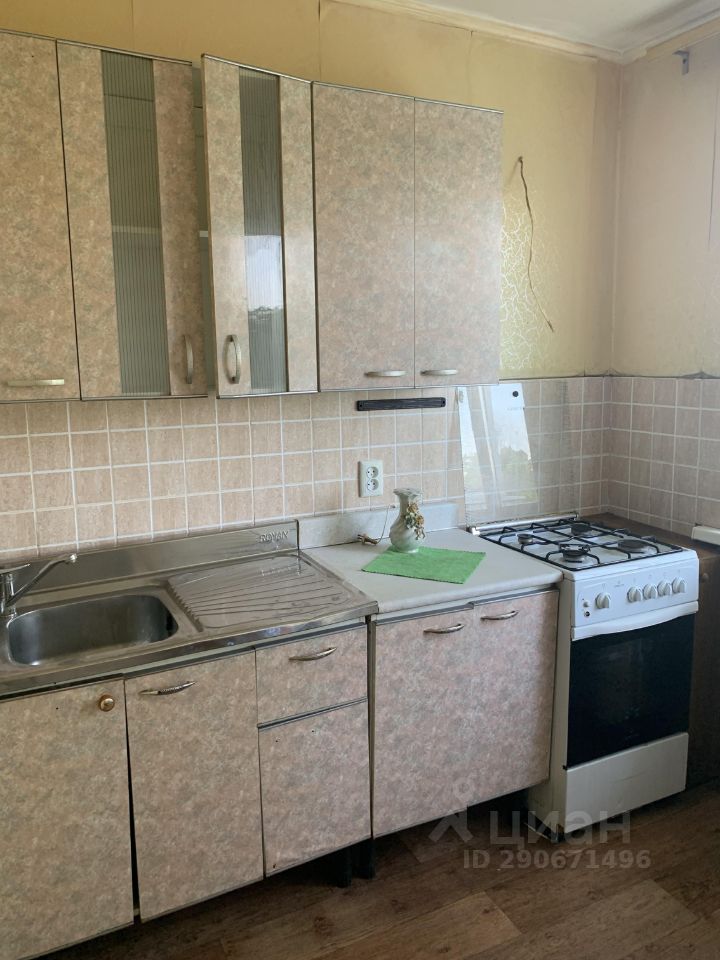 Продаю трехкомнатную квартиру 58.5м² ул. Имени В.И. Чемодурова, 7 ...