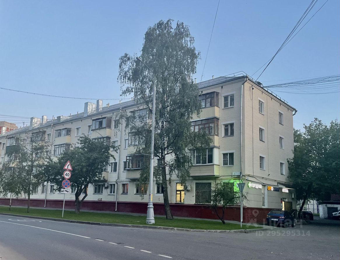 Театральная площадь 1/37 саратов. Жк жемчужина сочи. Новый мокинпотт театр эрмитаж. Кузнецкий мост дом 1. Театральная 11.