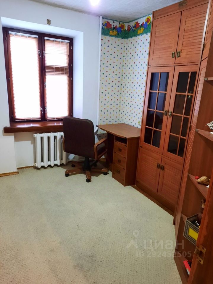 Продажа четырехкомнатной квартиры 92м² Октябрьская ул., 103, Тихорецк ...