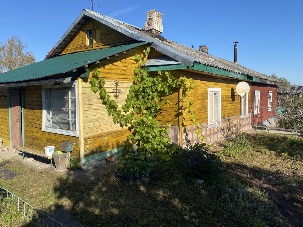 святоозерский монастырь валдай. церковь на территории завода в валдае новгородской области. озеро валдай. валдайское поселение. город валдай новгородской области.