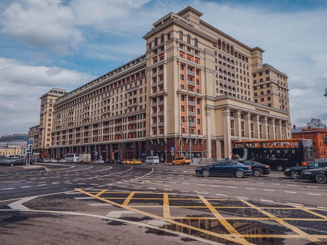 Якиманка 38 отель москва. Ул.Охотный ряд д.2. Метров Москве снаружи. Жилой комплекс в Москве Охотный фото. Москва Охотный ряд 1 индекс.