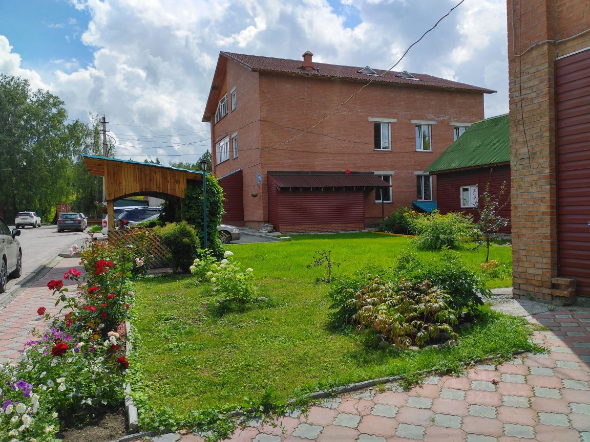 Жк зеленая горка. Зеленая горка 1/2. Новосибирск ул зелёная горка 1. Новосибирск ул зелёная горка 1. Ул зеленая горка.